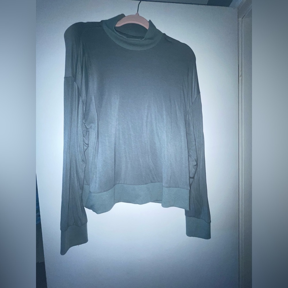 ONLY turtle/cowl neck shirt